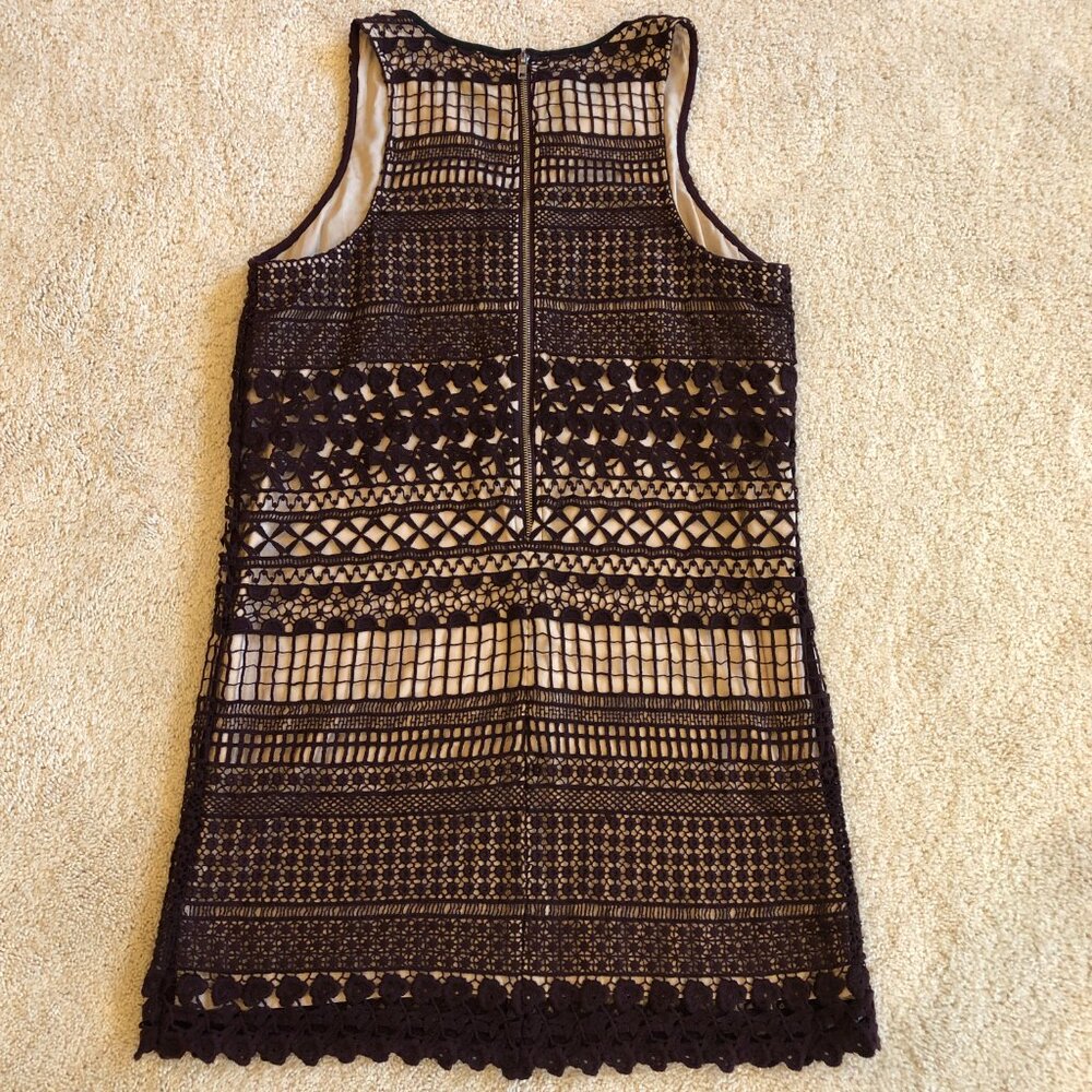 Chelsea28 Nordstrom Burgundy Crochet Fully Lined Sleeveless Shift Dress - Picture 9 of 15